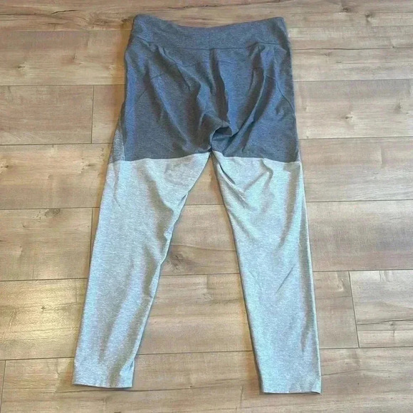 Outdoor Voices 7/8 Tri Tone Gray Leggings Sz XL - Picture 7 of 9